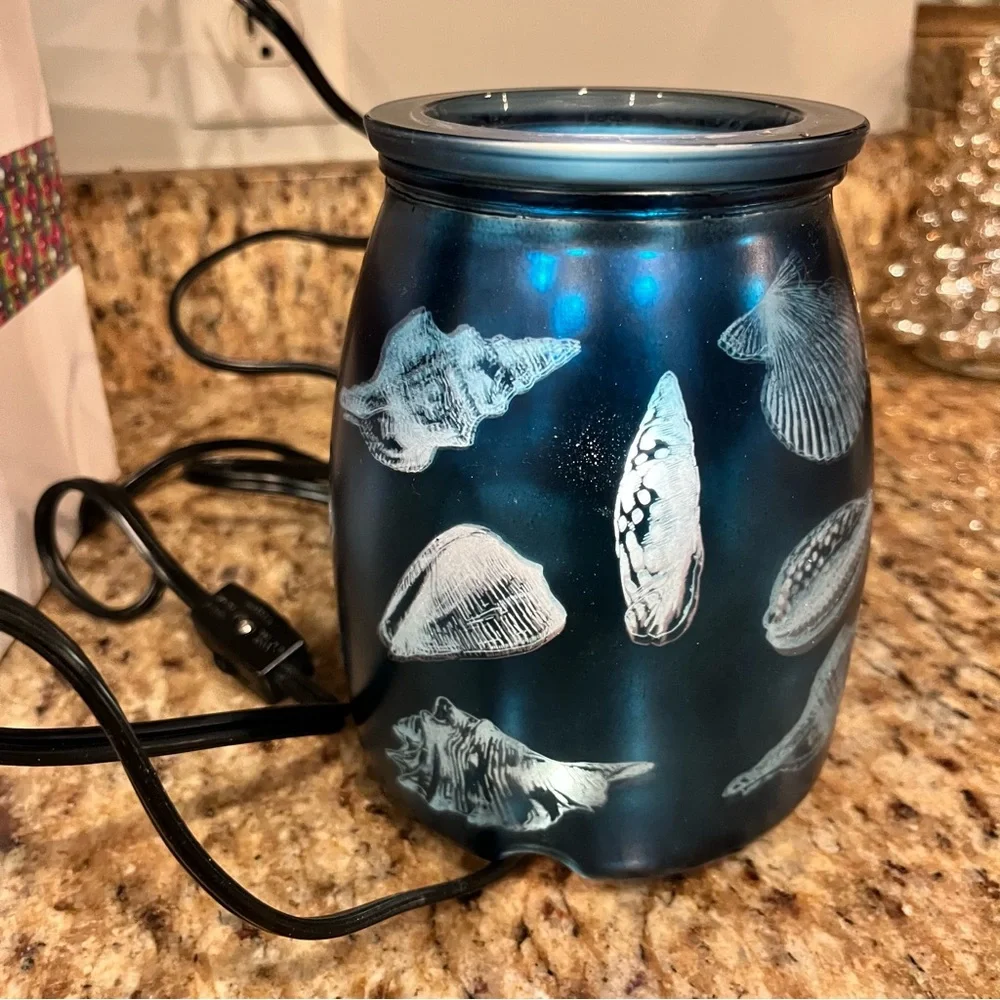 Scentsy Tide Pool Blue Glass Shell Etched Nautical Beach Full Size Wax Warmer